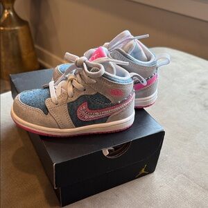 Nike Kids' Sneakers - Gray and Pink